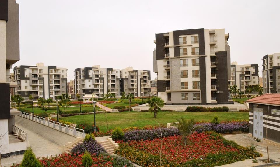 وزير الإسكان يتابع الموقف التنفيذي للمشروعات السكنية بمدينة القاهرة الجديدة