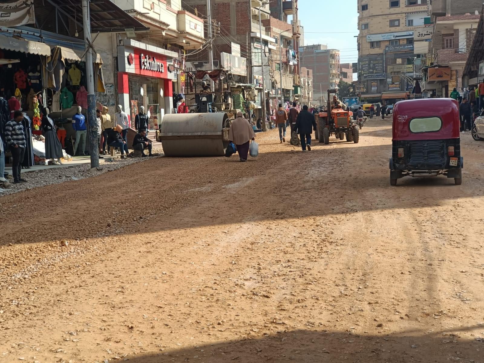 وزارة التنمية المحلية تتابع جهود محافظة الغربية في تطوير المناطق بالمحافظة، ورصف الطرق وتمهيد شوارع الأحياء والمدن على مستوى المحافظات