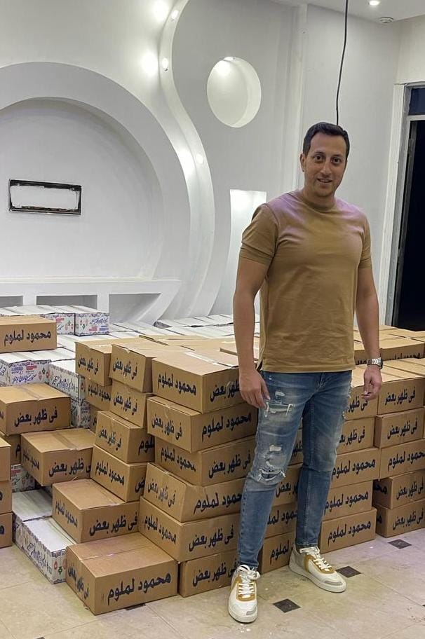 محمود لملوم  :توزيع5000 كرتونة رمضان  علي أهل العمرانية كنوع لرد الجميل