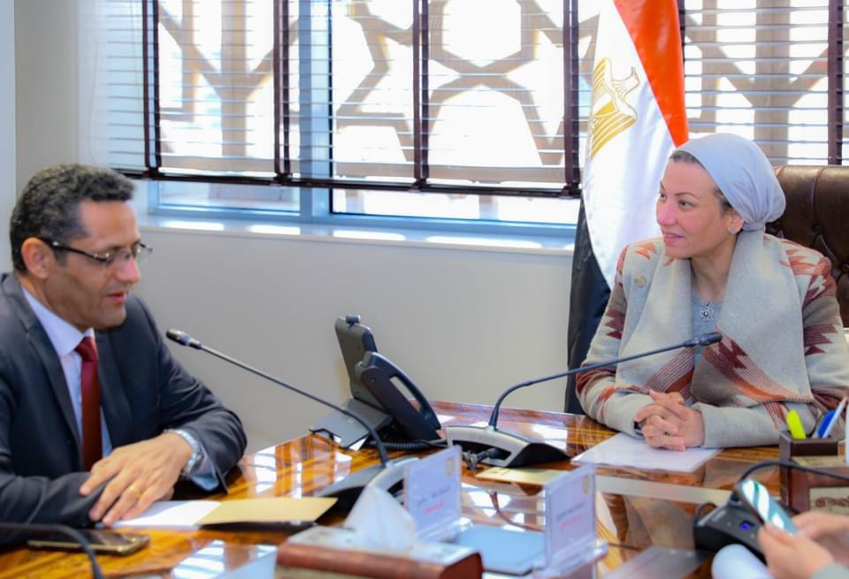 وزيرة البيئة تلتقى نقيب الصحفيين لبحث سبل التعاون في دعم الصحافة البيئية في مصر