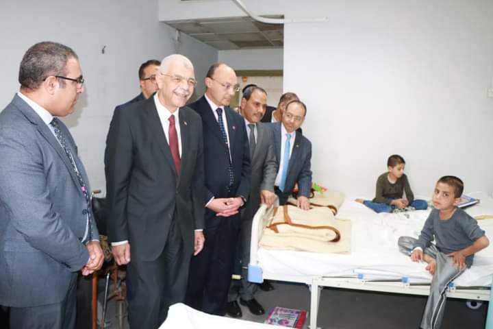 رئيس جامعة المنوفية يتابع المرضى من الأشقاء الفلسطينيين الجاري علاجهم بالمستشفيات الجامعية ومستشفى علاج الأورام