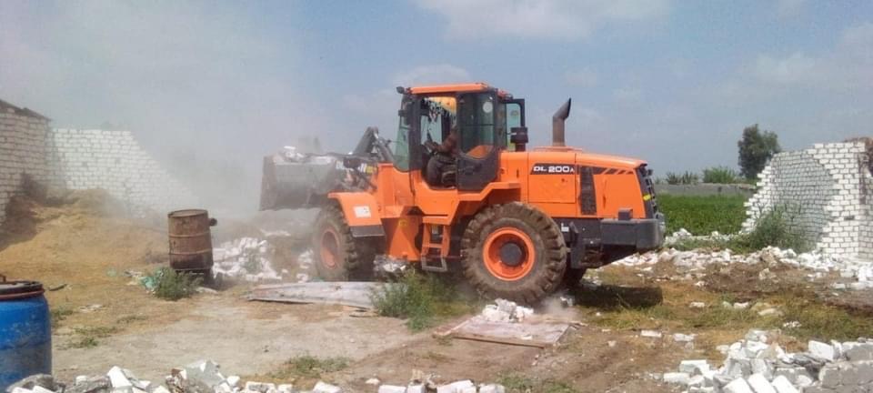 محافظ كفرالشيخ يتابع جهود إزالة التعديات على الأرضي الزراعية بالحامول