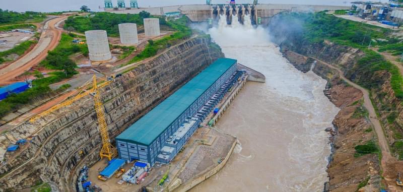:وزير الإسكان يتفقد سير العمل بمشروع سد ومحطة "جوليوس نيريرى" الكهرومائية على نهر روفيجي بدولة