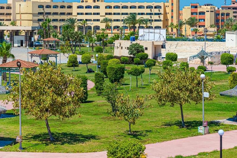 وزير الإسكان: تم زراعة أكثر من مليون م2 مسطحات خضراء بدمياط الجديدة بجانب الحديقة المركزية بمساحة 55 فداناً وحدائق أخرى بالمدينة