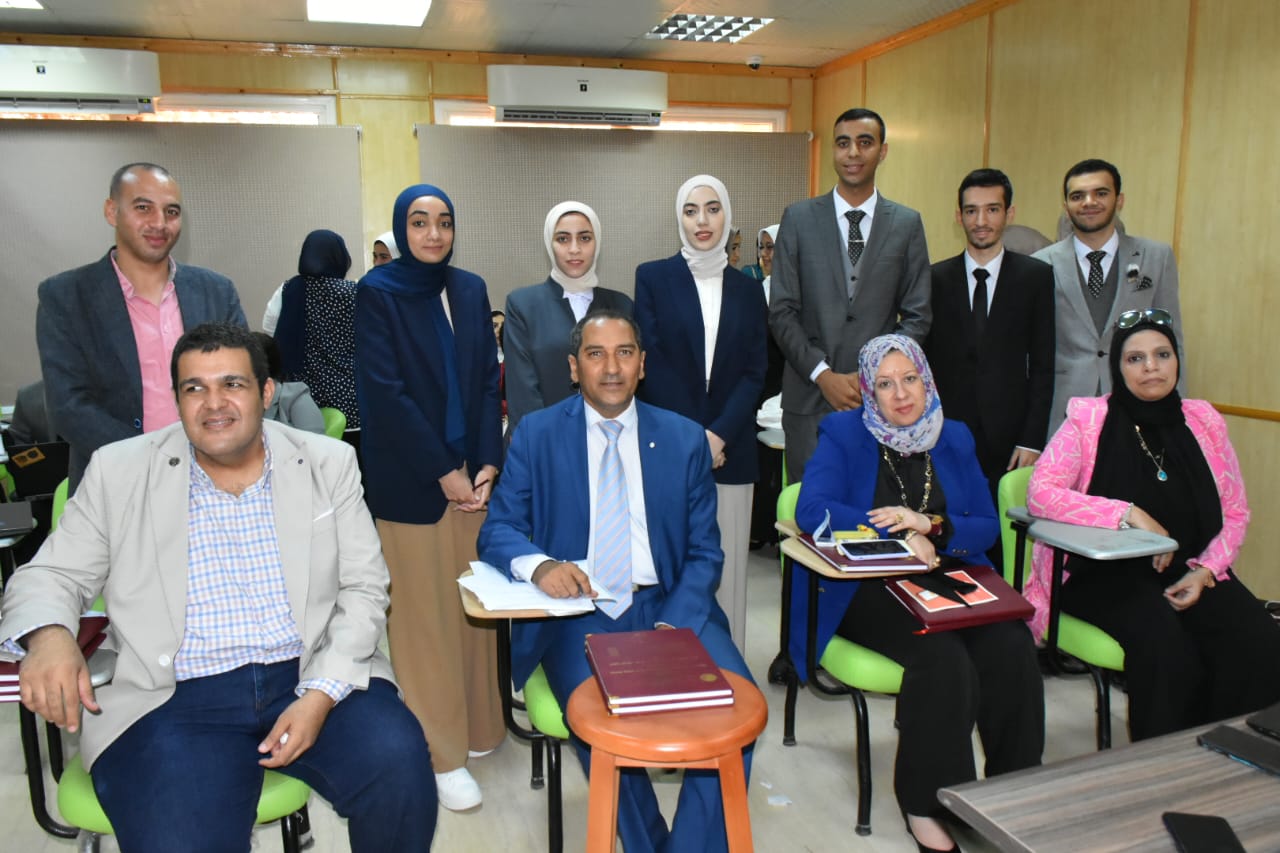 مناقشة مشاريع تخرج الدفعه الأولي لطلاب كلية الحاسبات والذكاء الاصطناعي بجامعة مدينة السادات