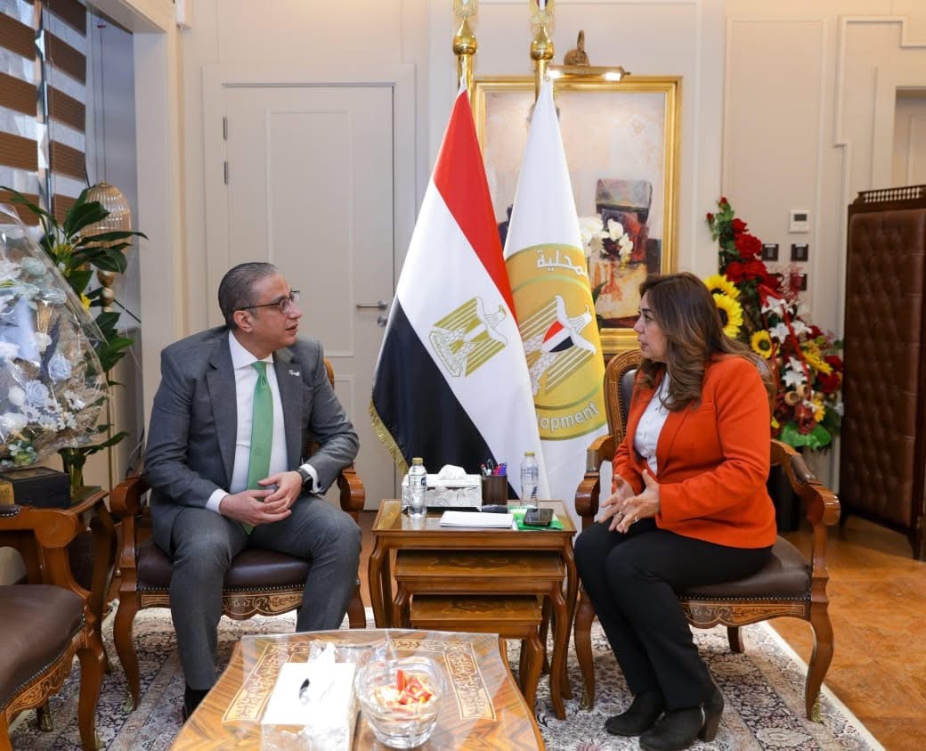 وزيرة التنمية المحلية تتابع مع محافظ الفيوم جهود تحسين الخدمات للمواطنين وتنفيذ المشروعات التنموية