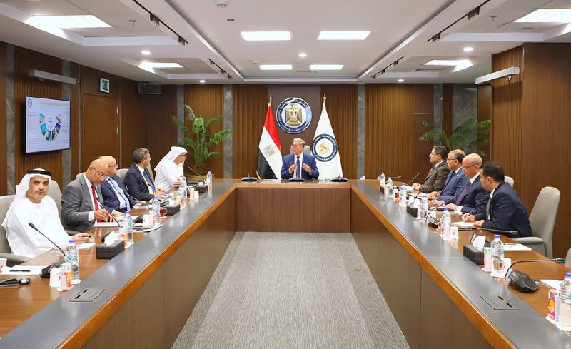 وزير البترول والثروة المعدنية يبحث مع مجموعة موانئ أبو ظبي سبل تعزيز التعاون المشترك