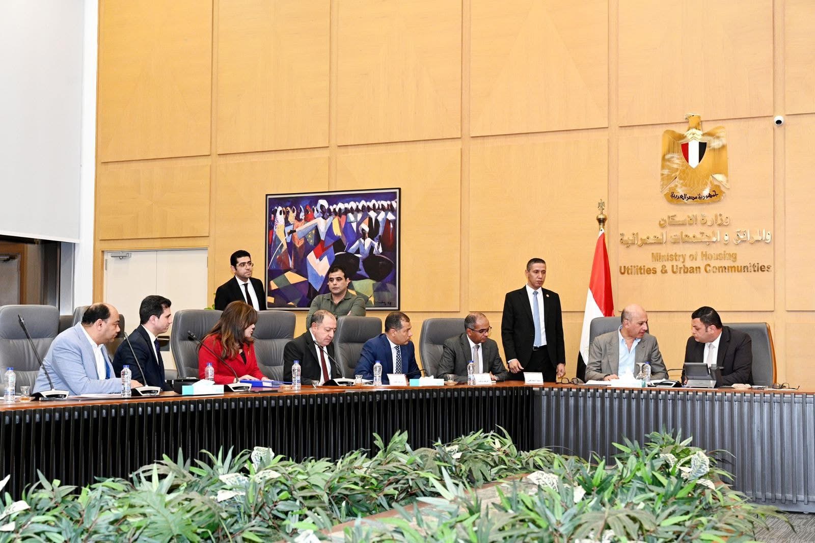 وزير الإسكان يعقد اجتماعه الدوري مع أعضاء البرلمان بمجلسيه النواب والشيوخ للاستماع إلى مطالب دوائرهم والعمل على حلها