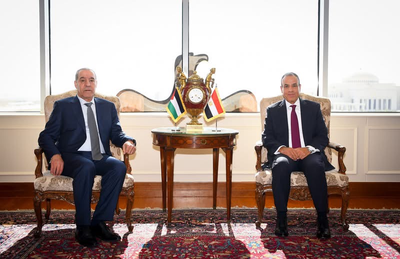 وزير الخارجية والهجرة يستقبل نائب رئيس اللجنة التنفيذية لمنظمة التحرير الفلسطينية ونائب رئيس دولة فلسطين