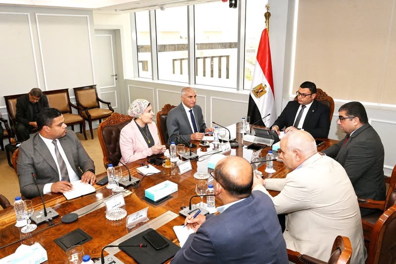 وزير الإسكان يتابع موقف الخدمات المقدمة للمواطنين من خلال البوابة الإلكترونية لهيئة المجتمعات العمرانية الجديدة