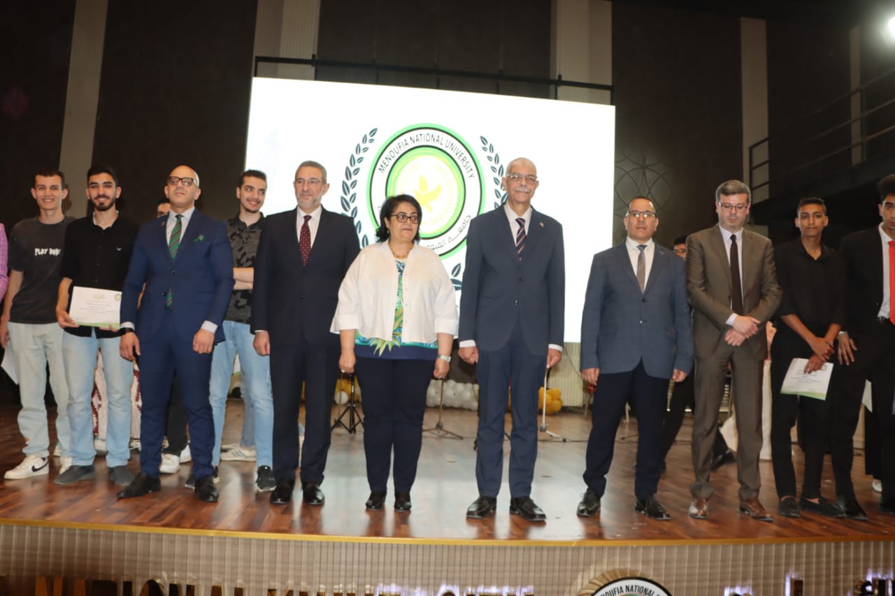 القاصد يشهد حفل ختام الأنشطة الطلابية بجامعة المنوفية الأهلية ويكرم المتميزين ويشيد بمستوى الطلاب المتقدم