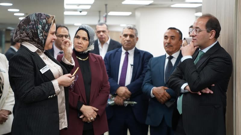 وزير المالية للعاملين بمركز كبار ومتوسطي الوجه البحرى  بالإسكندرية: «سهِّلوا على شركائنا الممولين وحسِّنوا الخدمة واعملوا على تغيير الواقع» لتحفيزهم على المنافسة وتوسيع حجم أعمالهم